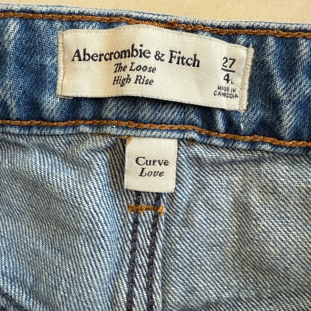 Abercrombie Loose High Rise Jeans 27 - Picture 2 of 4